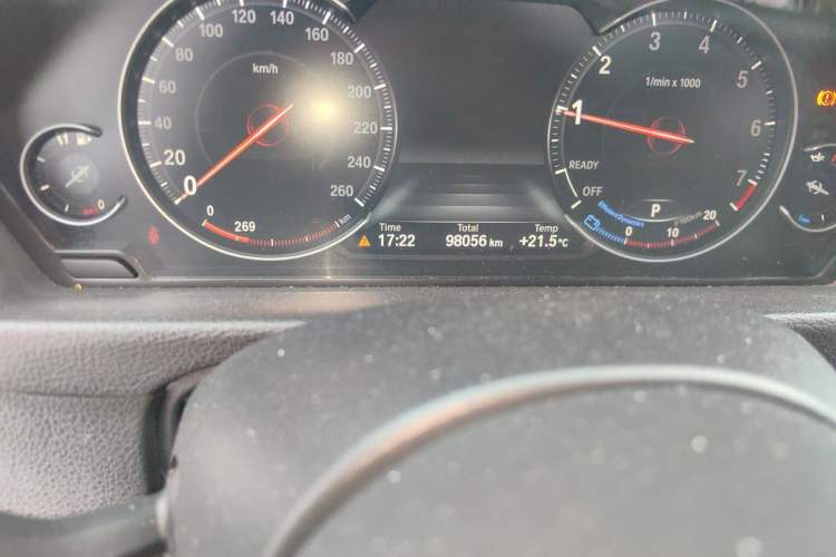 Used BMW 3 Series GT 2019 320i M Sport Package Odometer Close Up