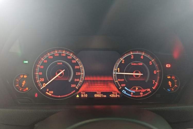 Used BMW 3 Series GT 2019 320i M Sport Package Odometer Close Up