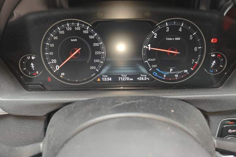 Used BMW 3 Series GT 2019 320i M Sport Package Odometer Close Up