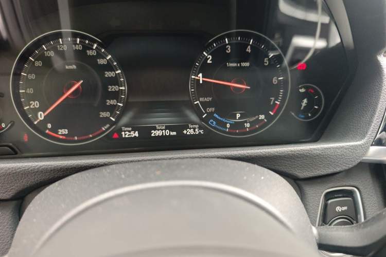 Used BMW 3 Series GT 2019 320i M Sport Package Odometer Close Up