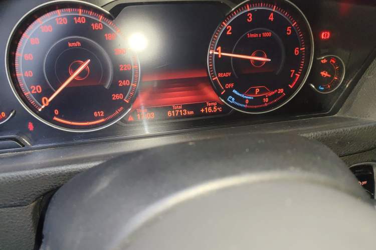 Used BMW 3 Series GT 2019 320i M Sport Package Odometer Close Up