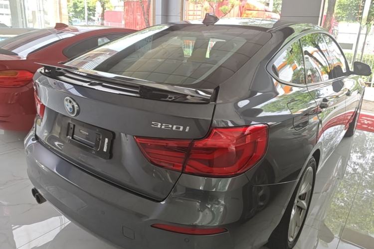 Used BMW 3 Series GT 2019 320i Sport Edition Rear Right 45 Deg