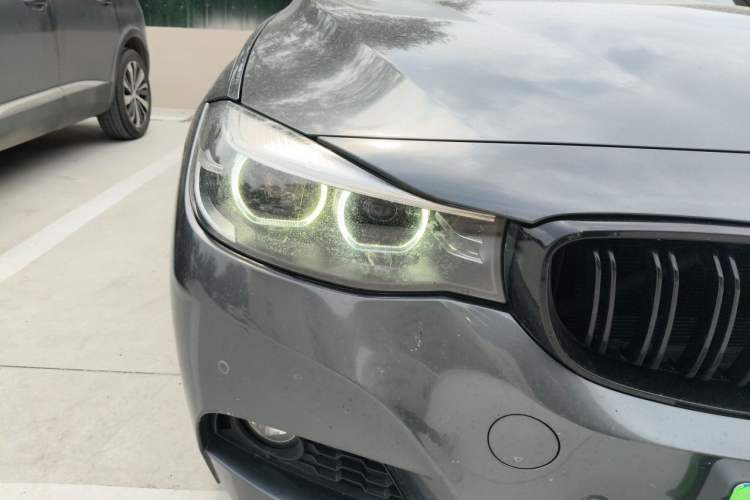 Used BMW 3 Series GT 2019 330i xDrive M Sport Edition Right Front Headlight