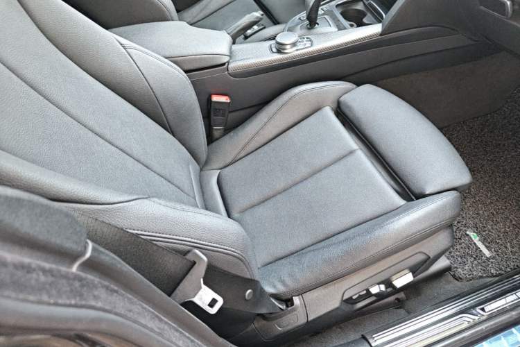 Used BMW 3 Series GT 2019 320i M Sport Right Front Seat