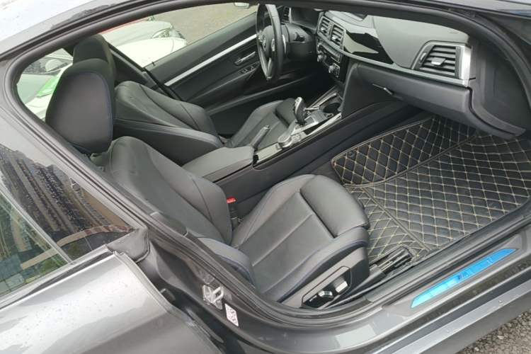 Used BMW 3 Series GT 2019 320i M Sport Night Edition Right Front Seat
