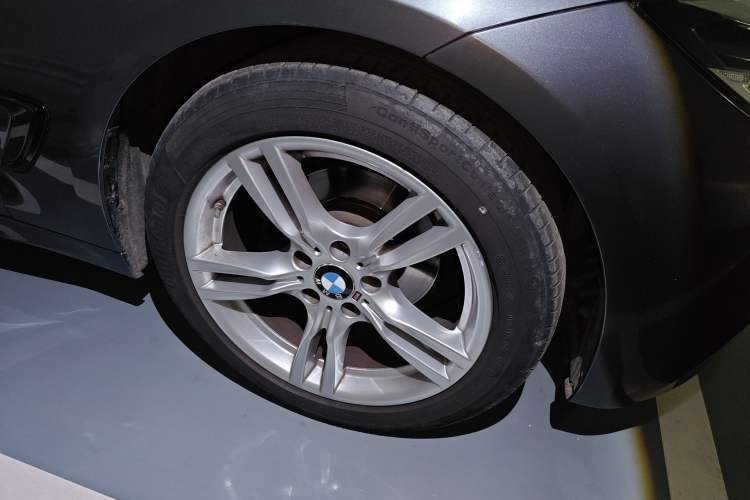 Used BMW 3 Series GT 2019 320i M Sport Right Front Wheel Hub