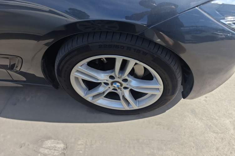 Used BMW 3 Series GT 2019 320i M Sport Right Front Wheel Hub