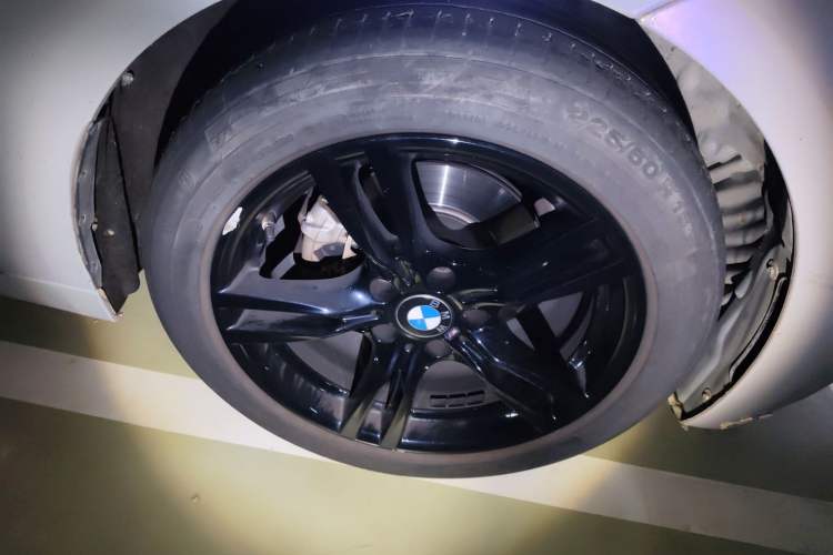 Used BMW 3 Series GT 2019 320i M Sport Package Right Front Wheel Hub