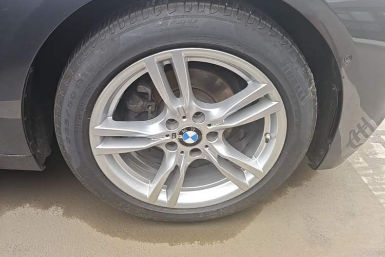 Used BMW 3 Series GT 2019 320i M Sport Package Right Front Wheel Hub