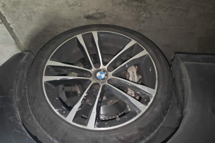 Used BMW 3 Series GT 2019 330i xDrive M Sport Night Edition Right Front Wheel Hub