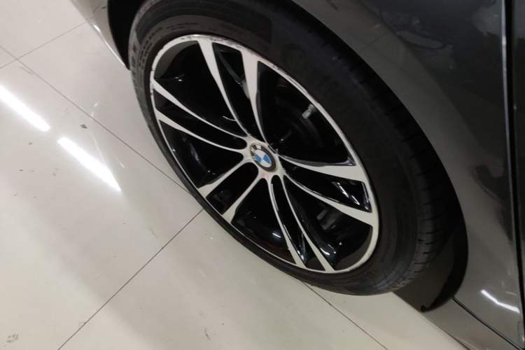 Used BMW 3 Series GT 2019 330i xDrive M Sport Night Edition Right Rear Wheel Hub