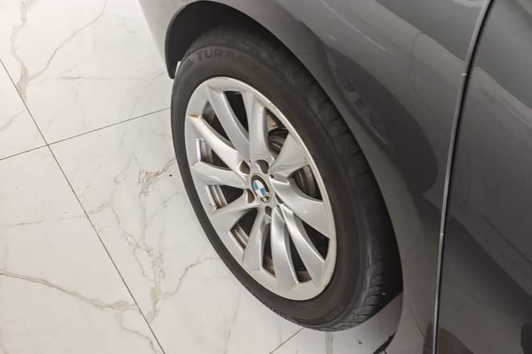Used BMW 3 Series GT 2019 320i Sport Edition Right Rear Wheel Hub