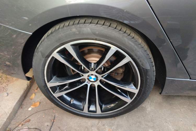 Used BMW 3 Series GT 2019 330i xDrive M Sport Night Edition Right Rear Wheel Hub
