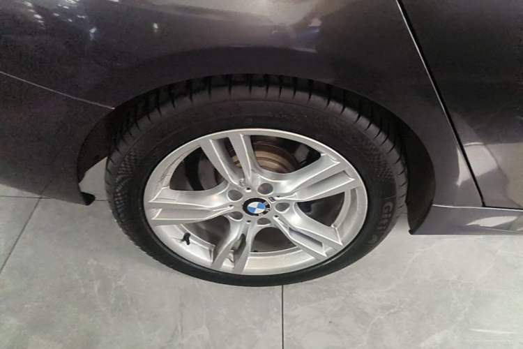 Used BMW 3 Series GT 2019 320i M Sport Right Rear Wheel Hub