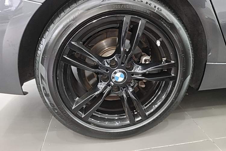 Used BMW 3 Series GT 2019 320i M Sport Night Edition Right Rear Wheel Hub