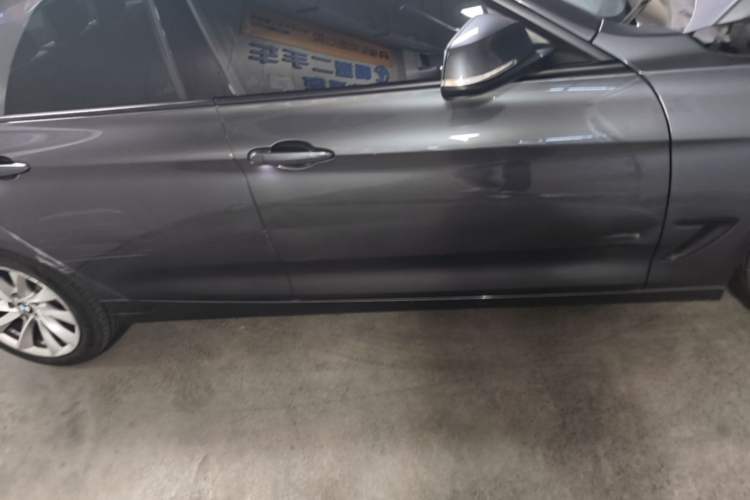 Used BMW 3 Series GT 2019 320i Sport Edition Right Side Sill