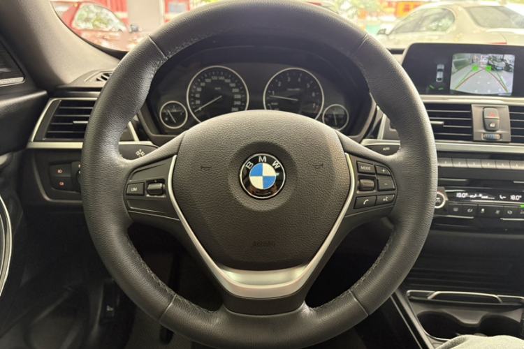 Used BMW 3 Series GT 2019 320i Sport Edition Steering Wheel
