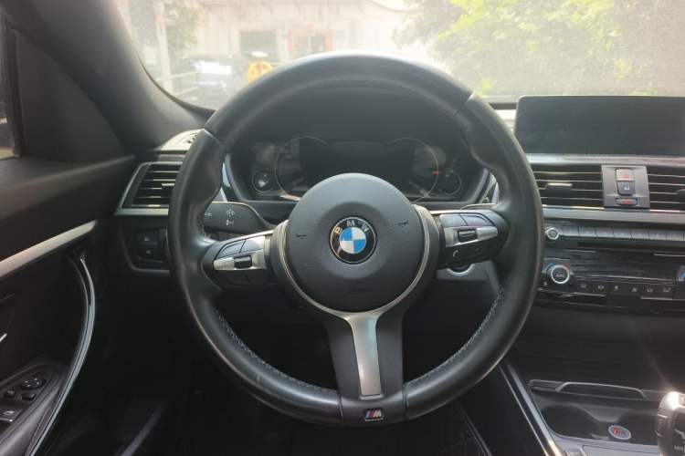 Used BMW 3 Series GT 2019 320i M Sport Package Steering Wheel
