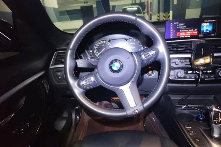 Used BMW 3 Series GT 2019 320i M Sport Package Steering Wheel