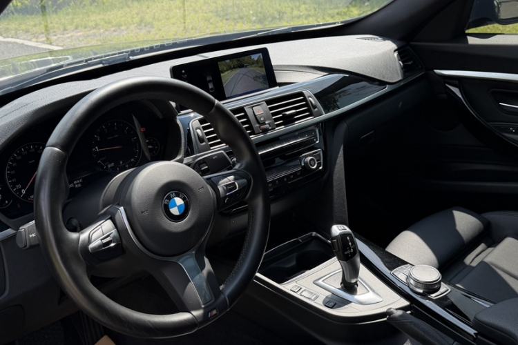 Used BMW 3 Series GT 2019 320i M Sport Package Steering Wheel