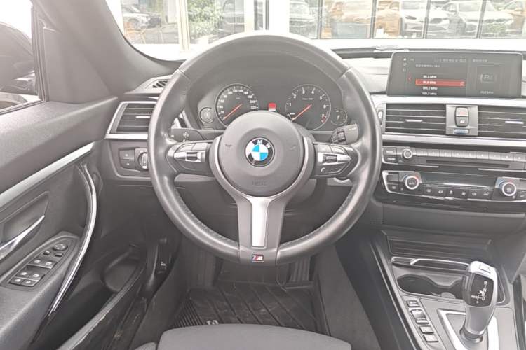 Used BMW 3 Series GT 2019 320i M Sport Package Steering Wheel