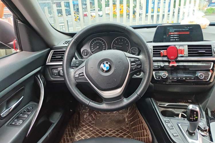 Used BMW 3 Series GT 2019 320i Sport Edition Steering Wheel
