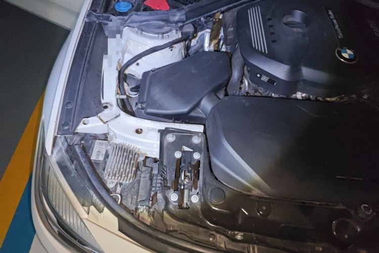 Used BMW 3 Series GT 2019 320i Sport Edition Engine Bay Right