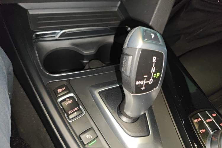 Used BMW 3 Series GT 2019 320i M Sport Package Gear Lever