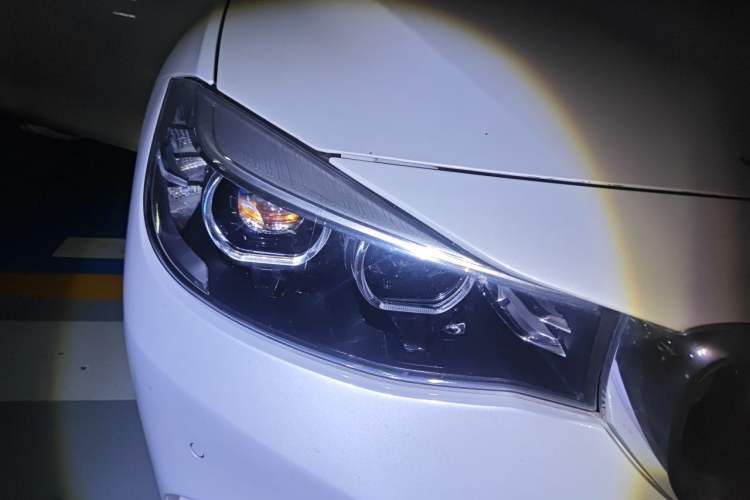 Used BMW 3 Series GT 2019 320i M Sport Package Right Front Headlight