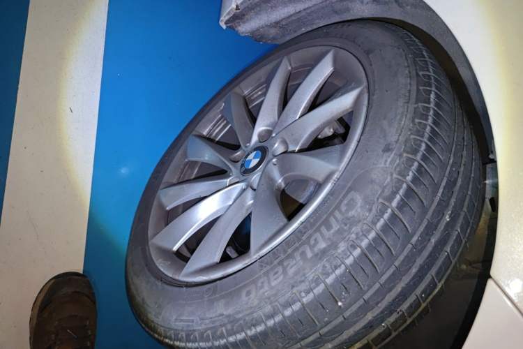 Used BMW 3 Series GT 2019 320i Sport Edition Right Front Wheel Hub