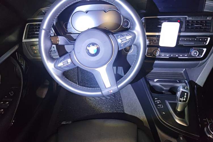 Used BMW 3 Series GT 2019 320i M Sport Package Steering Wheel