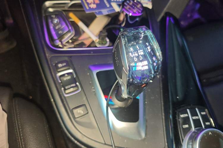 Used BMW 3 Series GT 2019 320i Sport Edition Gear Lever