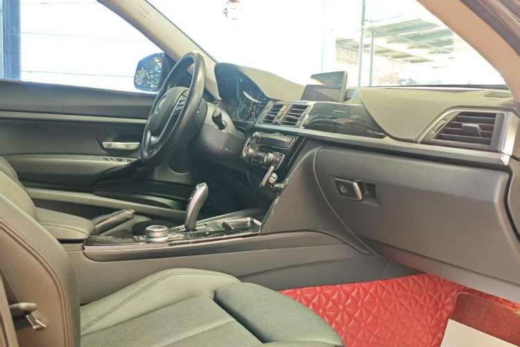 Used BMW 3 Series GT 2019 320i Sport Edition Interior 10