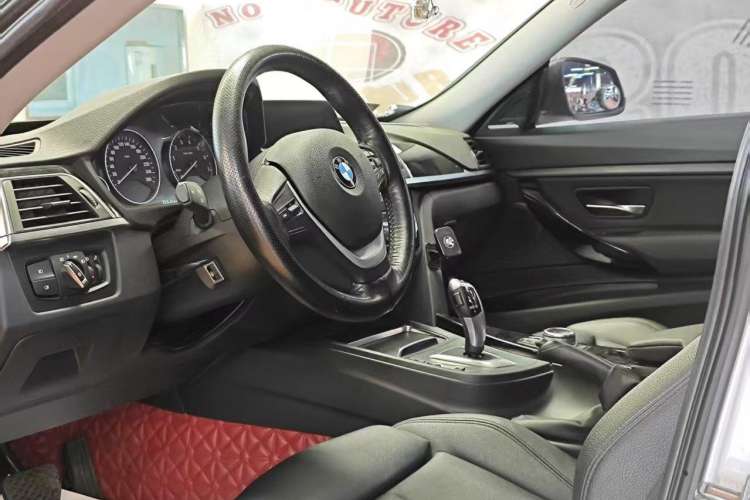 Used BMW 3 Series GT 2019 320i Sport Edition Interior 5