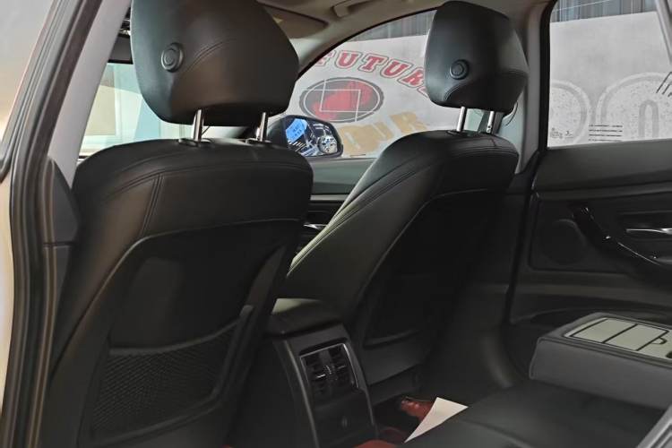 Used BMW 3 Series GT 2019 320i Sport Edition Interior 7