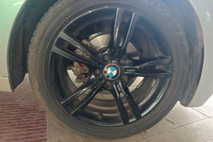 Used BMW 3 Series GT 2019 320i Sport Edition Right Front Wheel Hub