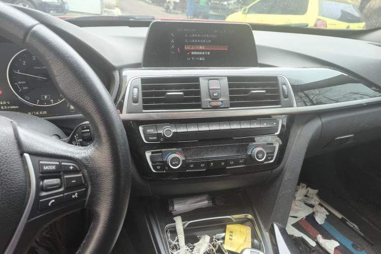 Used BMW 3 Series GT 2019 320i Sport Edition Audio And AC Panel