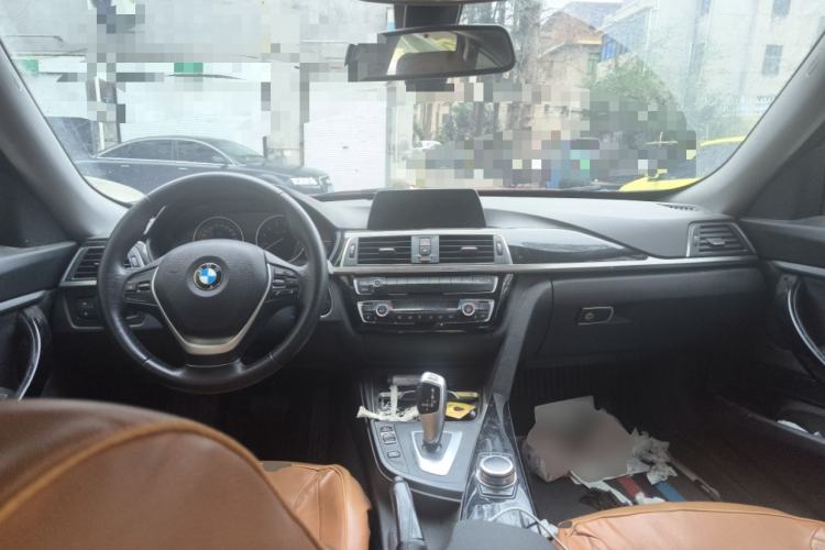 Used BMW 3 Series GT 2019 320i Sport Edition Center Console