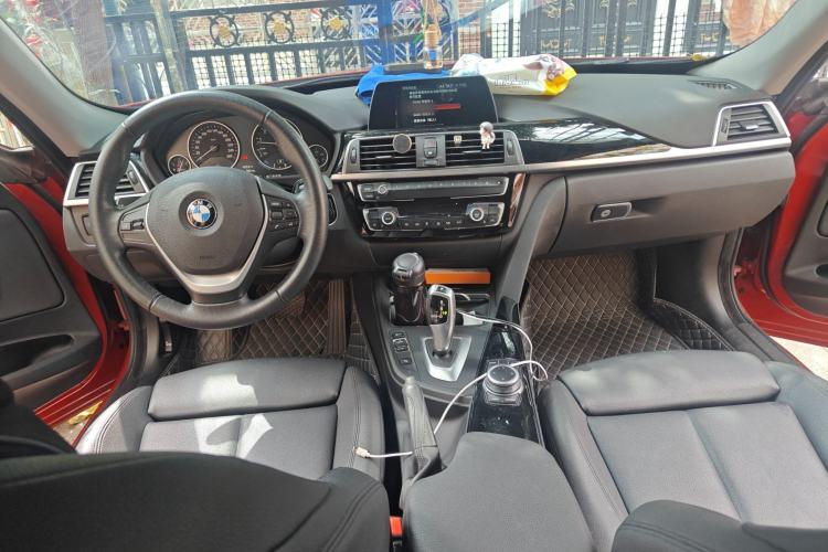 Used BMW 3 Series GT 2019 320i Sport Edition Center Console
