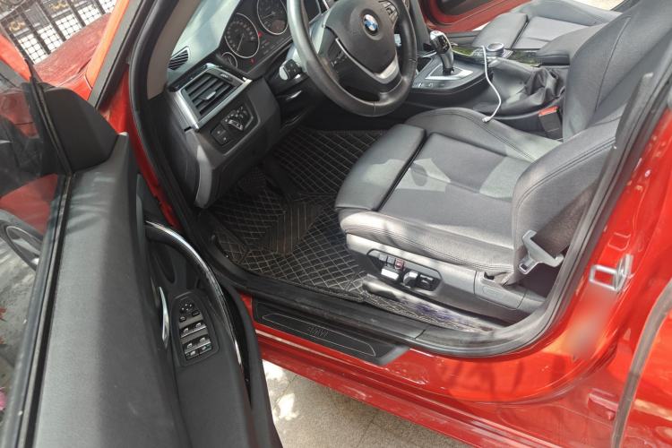 Used BMW 3 Series GT 2019 320i Sport Edition Driver Seat