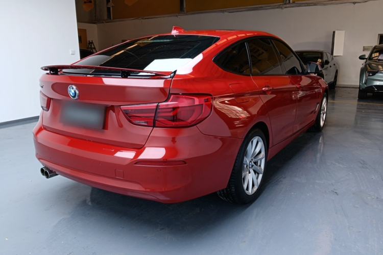 Used BMW 3 Series GT 2019 320i Sport Edition Exterior 4