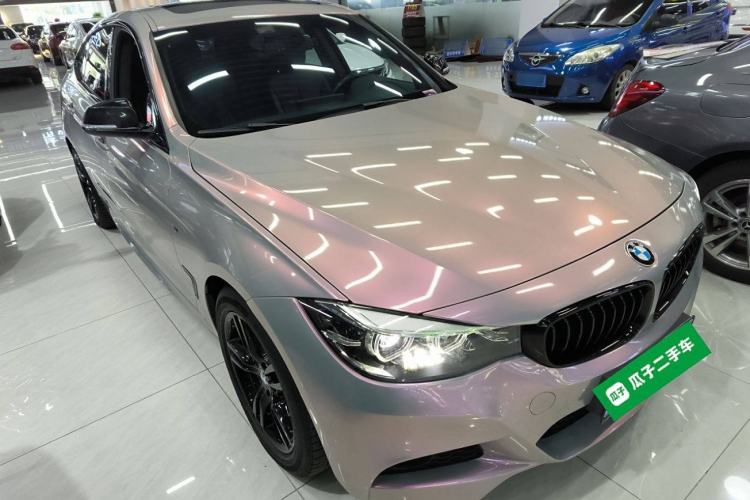 Used BMW 3 Series GT 2019 320i M Sport Package Front Right 45 Deg
