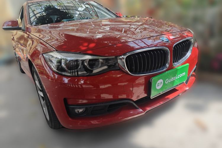 Used BMW 3 Series GT 2019 320i Sport Edition Front Right 45 Deg