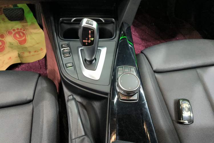 Used BMW 3 Series GT 2019 320i M Sport Package Gear Lever
