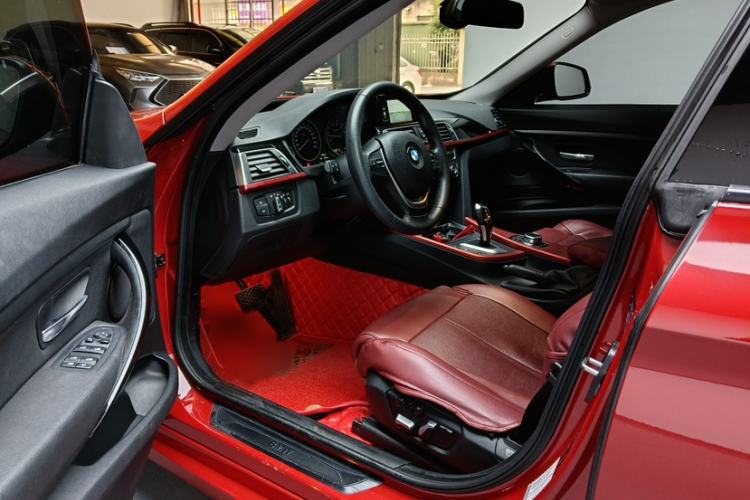 Used BMW 3 Series GT 2019 320i Sport Edition Interior 4