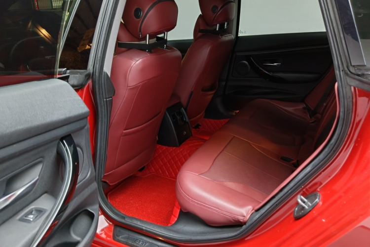 Used BMW 3 Series GT 2019 320i Sport Edition Interior 6