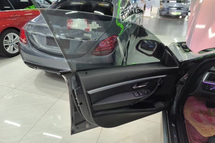 Used BMW 3 Series GT 2019 320i M Sport Package Left Front Door Interior