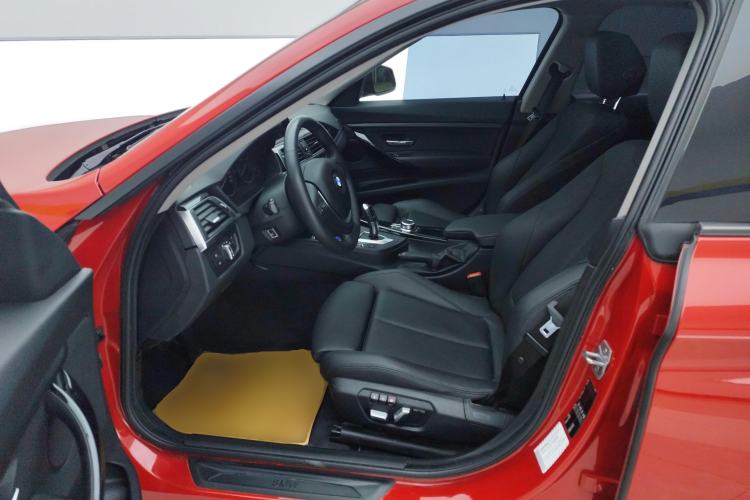Used BMW 3 Series GT 2019 320i Sport Edition Left Front Seat