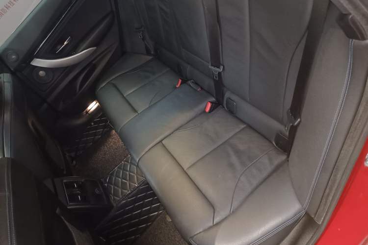 Used BMW 3 Series GT 2019 320i M Sport Left Rear Seat