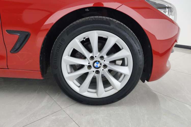 Used BMW 3 Series GT 2019 320i Sport Edition Right Front Wheel Hub
